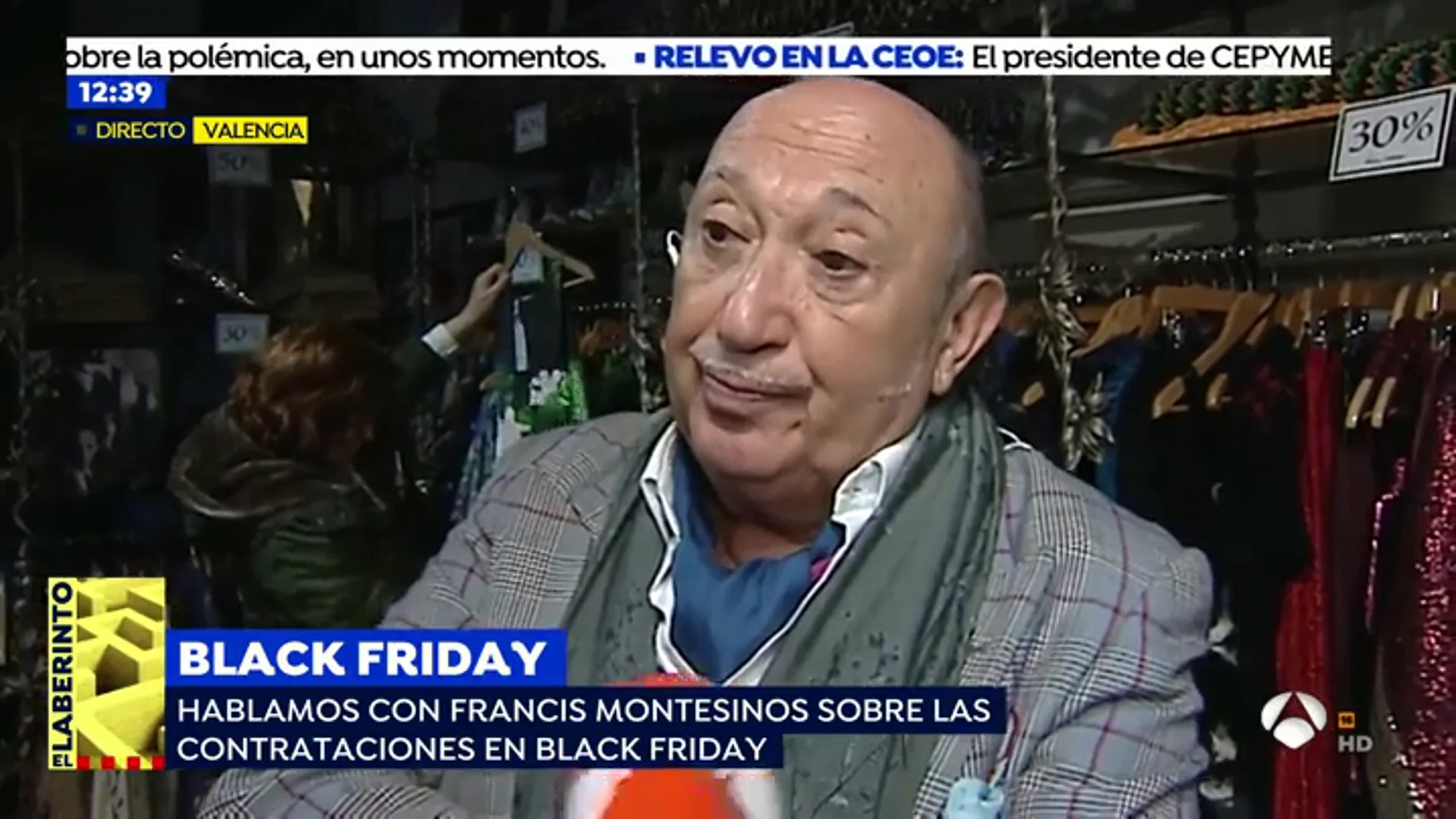 El diseñador Francis Montesinos adelanta el Black Friday para fidelizar a sus clientes con artículos exclusivos