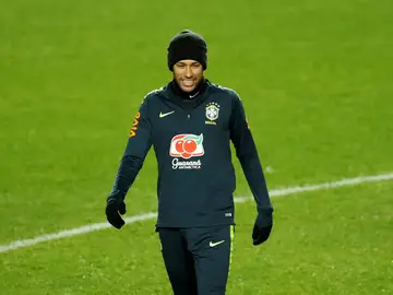 Neymar, durante un entrenamiento con Brasil Neymar, durante un entrenamiento con Brasil