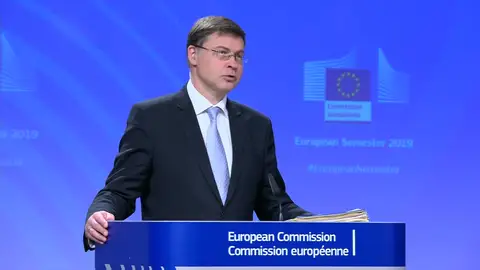 Bruselas constata que el plan presupuestario del Gobierno incumple la senda de reducción del déficit Bruselas constata que el plan presupuestario del Gobierno incumple la senda de reducción del déficit