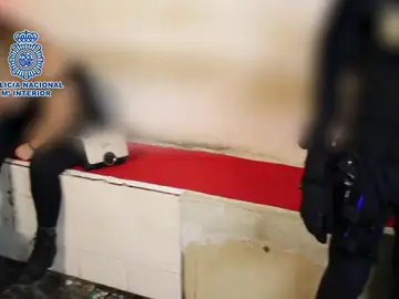 Liberadas 22 mujeres prostituidas en Almería en una operación con cinco detenidos Liberadas 22 mujeres prostituidas en Almería en una operación con cinco detenidos