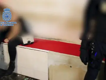 Liberadas 22 mujeres prostituidas en Almería en una operación con cinco detenidos Liberadas 22 mujeres prostituidas en Almería en una operación con cinco detenidos