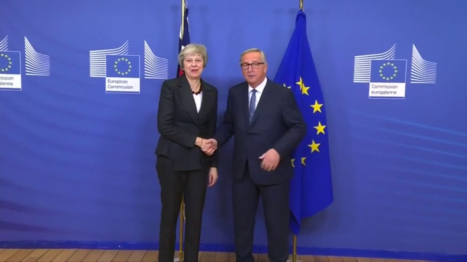 Theresa May y Jean-Claude Juncker no logran culminar los últimos detalles sobre el 'brexit'