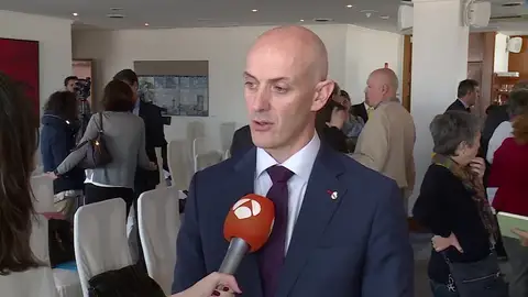 Homeópatas, acupuntores y naturistas plantan cara al gobierno Homeópatas, acupuntores y naturistas plantan cara al gobierno