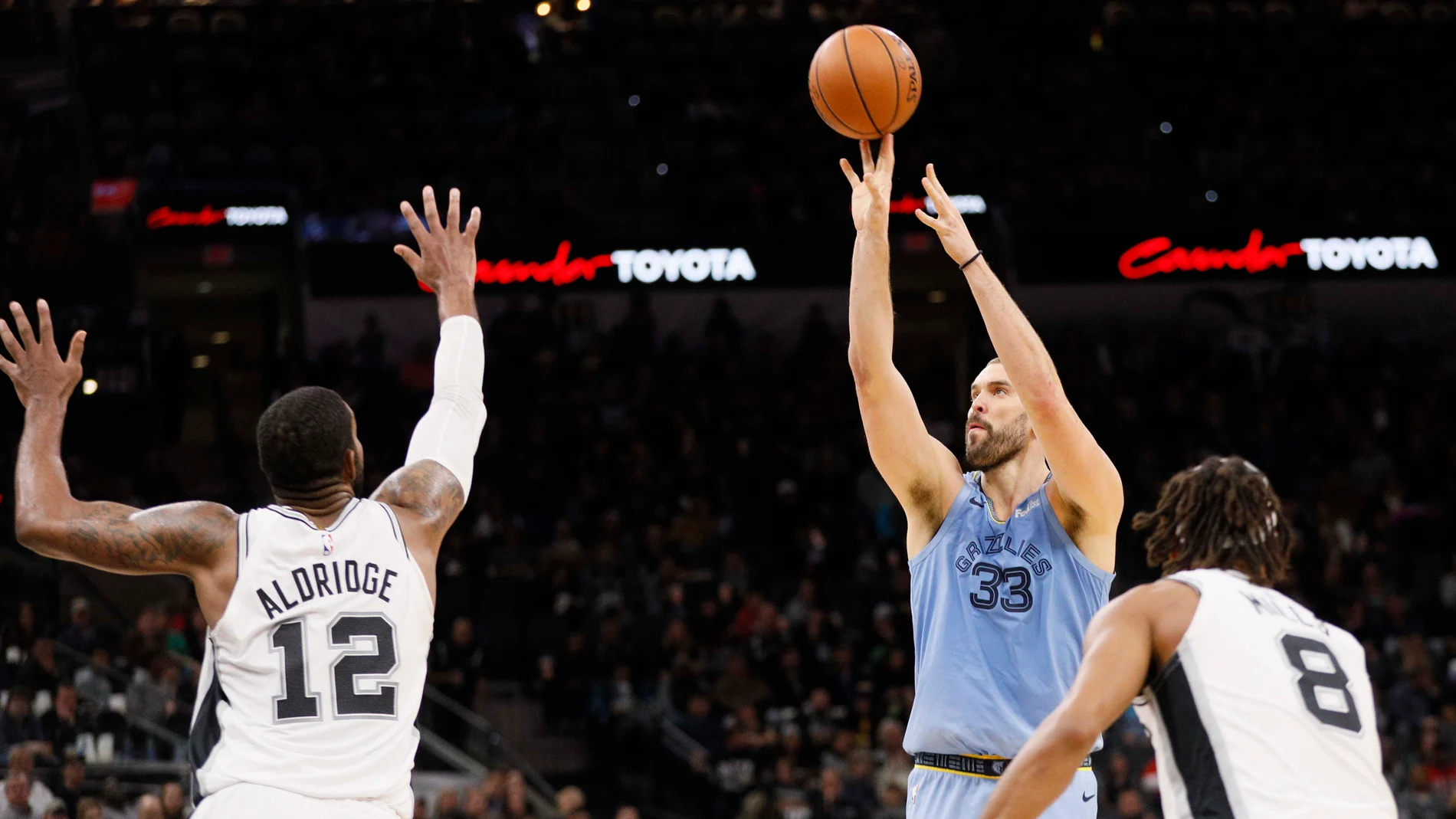 Marc Gasol, en acción ante los Spurs Marc Gasol, en acción ante los Spurs