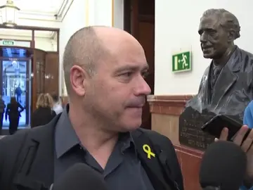 laSexta Noticias 14:00 (22-11-18) Jordi Salvador, diputado de ERC: Borrell "se tiene que disculpar. No hubo ningún escupitajo" laSexta Noticias 14:00 (22-11-18) Jordi Salvador, diputado de ERC: Borrell "se tiene que disculpar. No hubo ningún escupitajo"
