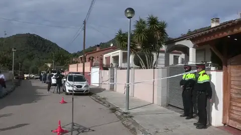 Investigan la muerte violenta de una mujer en El Vendrell (Tarragona) Investigan la muerte violenta de una mujer en El Vendrell (Tarragona)