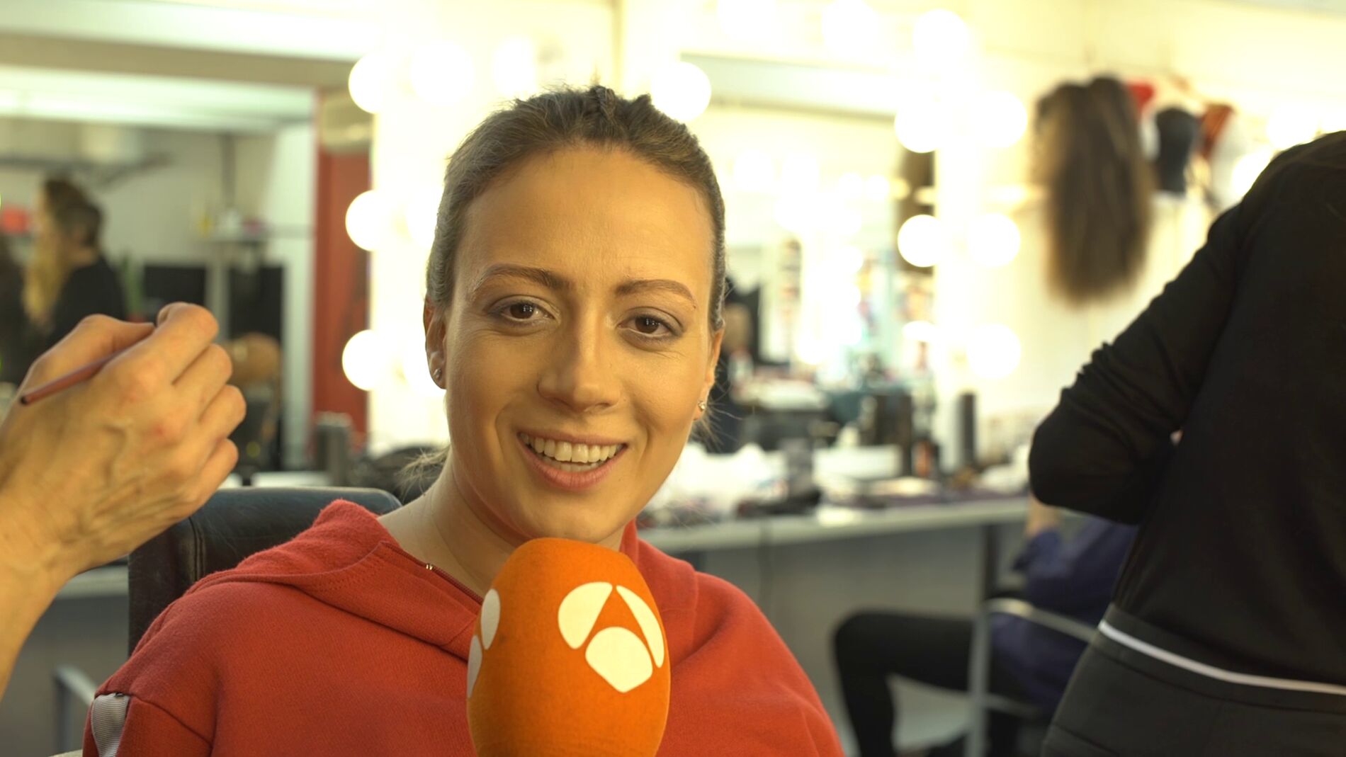 Mar&iacute;a Villal&oacute;n, sobre Zara Larsson: "Tiene mucha voz y energ&iacute;a en los directos"
