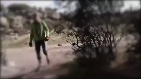 La denuncia viral de un ciclista: "Hay gente que se ha quedado en silla de ruedas por personas como tú" La denuncia viral de un ciclista: "Hay gente que se ha quedado en silla de ruedas por personas como tú"