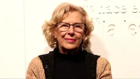 Carmena aseguró en 2015 en Onda Cero que retirarse "era retorcer las reglas de la democracia" Carmena aseguró en 2015 en Onda Cero que retirarse "era retorcer las reglas de la democracia"