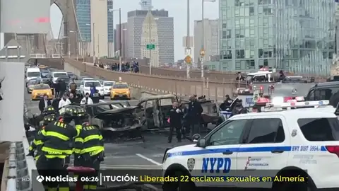 Una víctima mortal en una colisión múltiple en el puente de Brooklyn Una víctima mortal en una colisión múltiple en el puente de Brooklyn