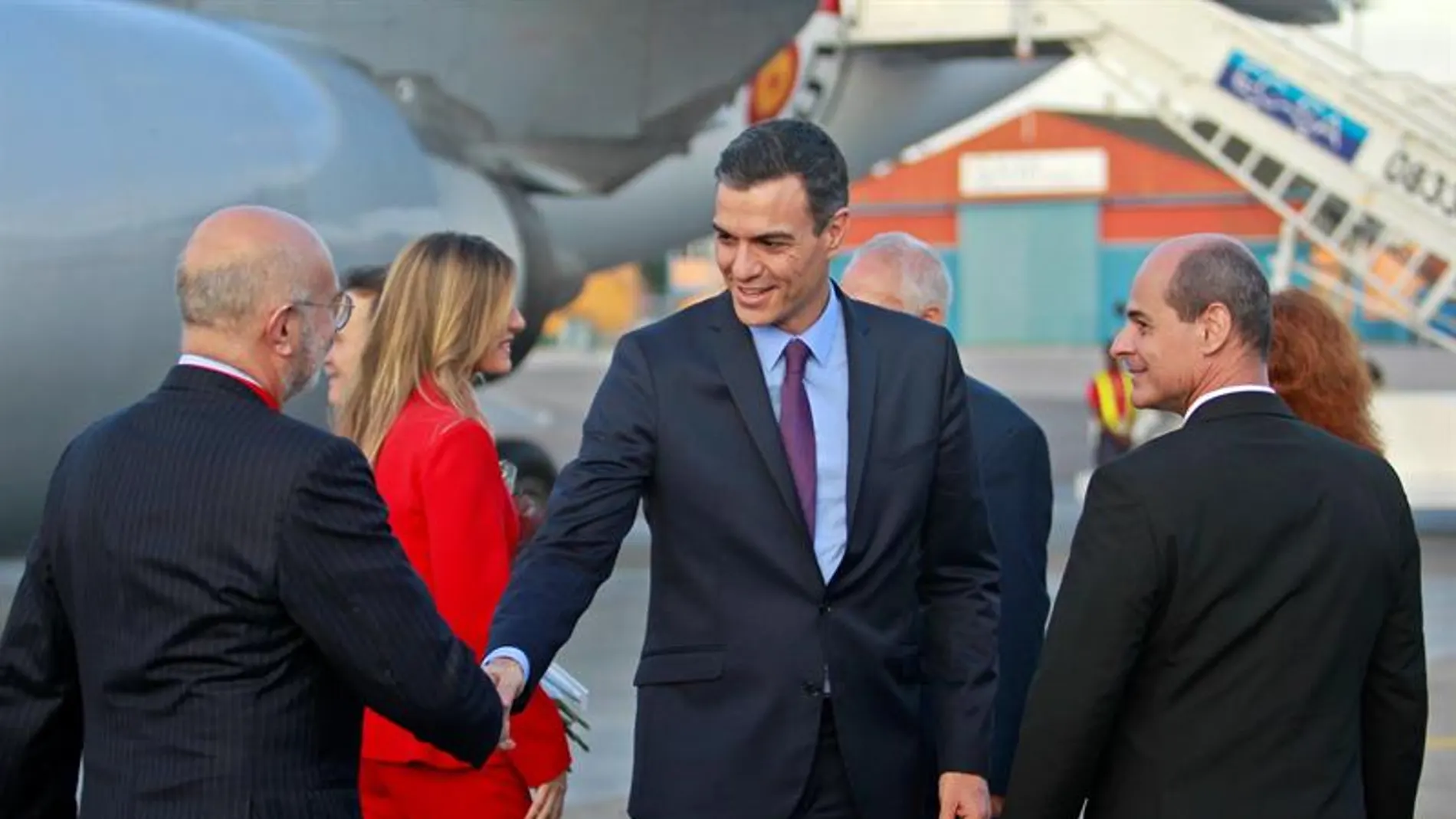 Pedro Sánchez, a su llegada a Cuba. Pedro Sánchez, a su llegada a Cuba.