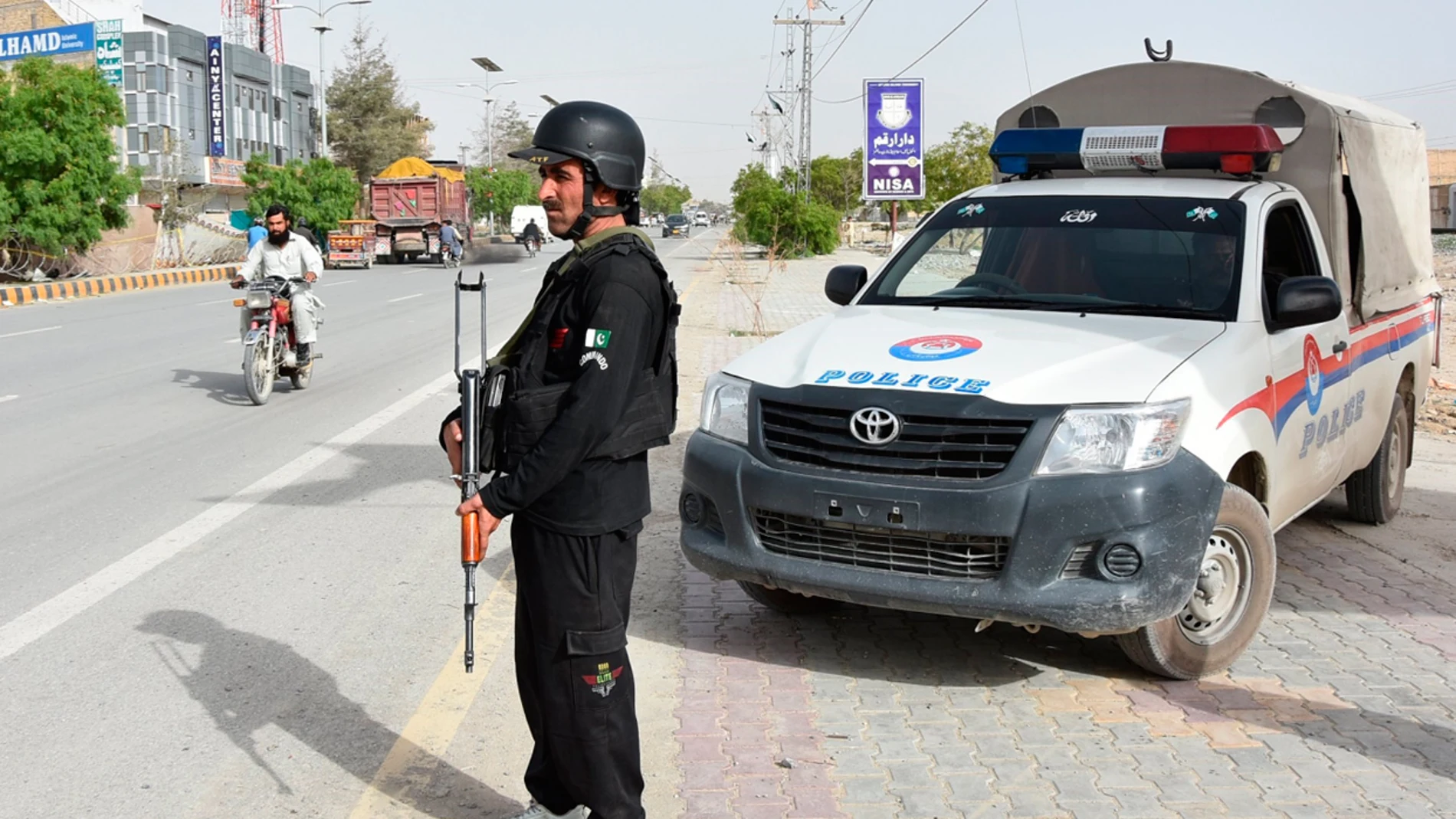 Imagen de archivo de un policía de Pakistán Imagen de archivo de un policía de Pakistán