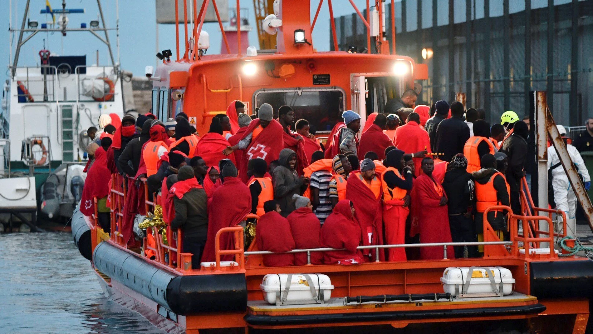 Migrantes rescatados en el mar de Alborán Migrantes rescatados en el mar de Alborán