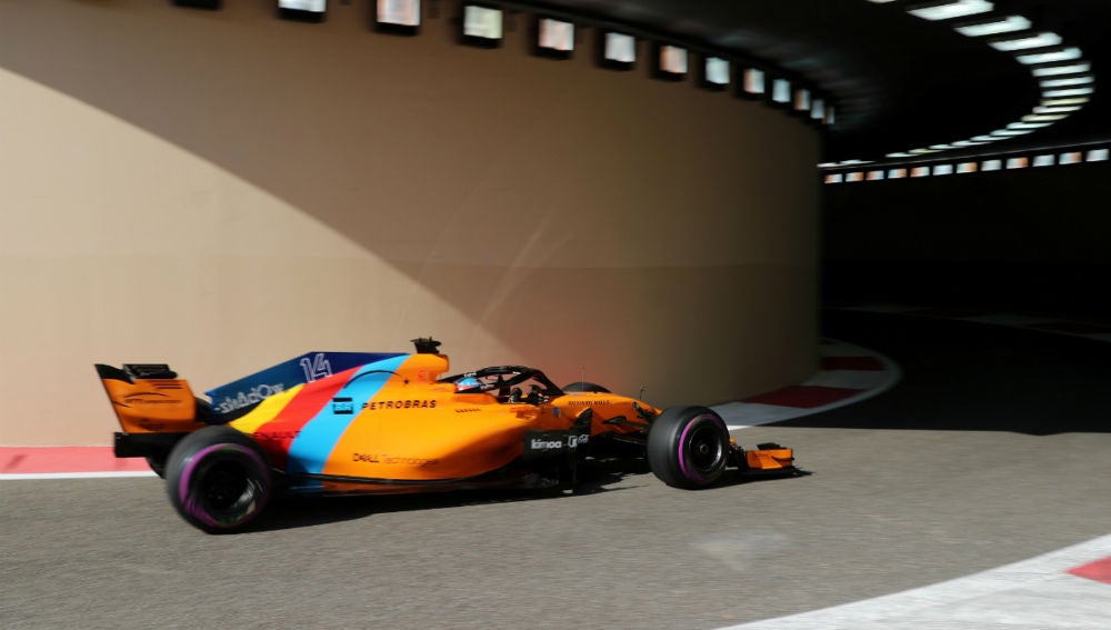 Fernando Alonso, en el túnel de Yas Marina