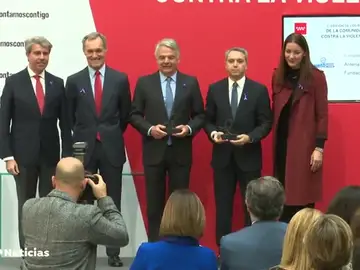 La Comunidad de Madrid premia la campaña 'Contra la Violencia, Tolerancia Cero' La Comunidad de Madrid premia la campaña 'Contra la Violencia, Tolerancia Cero'