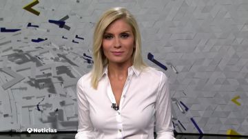 Sandra Golpe dirige y presenta Antena 3 Noticias 1