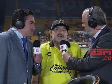 Maradona se colapsa en al ser preguntado por la liga mexicana Maradona se colapsa en al ser preguntado por la liga mexicana