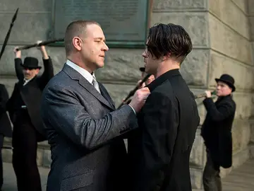 Russell Crowe y Collin Farrell en 'Cuento de invierno' Russell Crowe y Collin Farrell en 'Cuento de invierno'