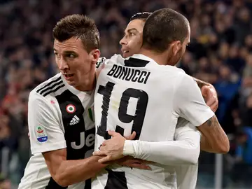 Cristiano Ronaldo celebra su gol contra el SPAL junto a sus compañeros Cristiano Ronaldo celebra su gol contra el SPAL junto a sus compañeros