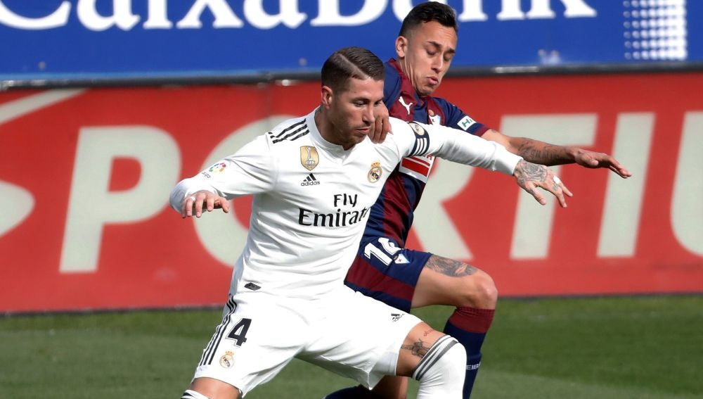 Sergio Ramos, en acción durante el partido contra el Eibar