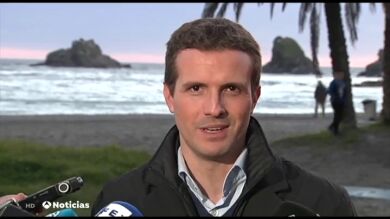 Casado y Rivera reprochan a Pedro Sánchez su forma de negociar con Reino Unido y la Unión Europea
