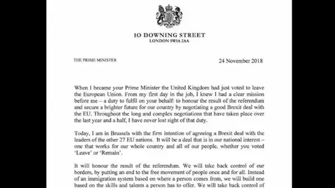 May apela a los británicos a sacar adelante el acuerdo alcanzado con Bruselas sobre el Brexit en una carta abierta May apela a los británicos a sacar adelante el acuerdo alcanzado con Bruselas sobre el Brexit en una carta abierta