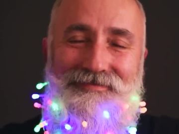 Luces navideñas en la barba