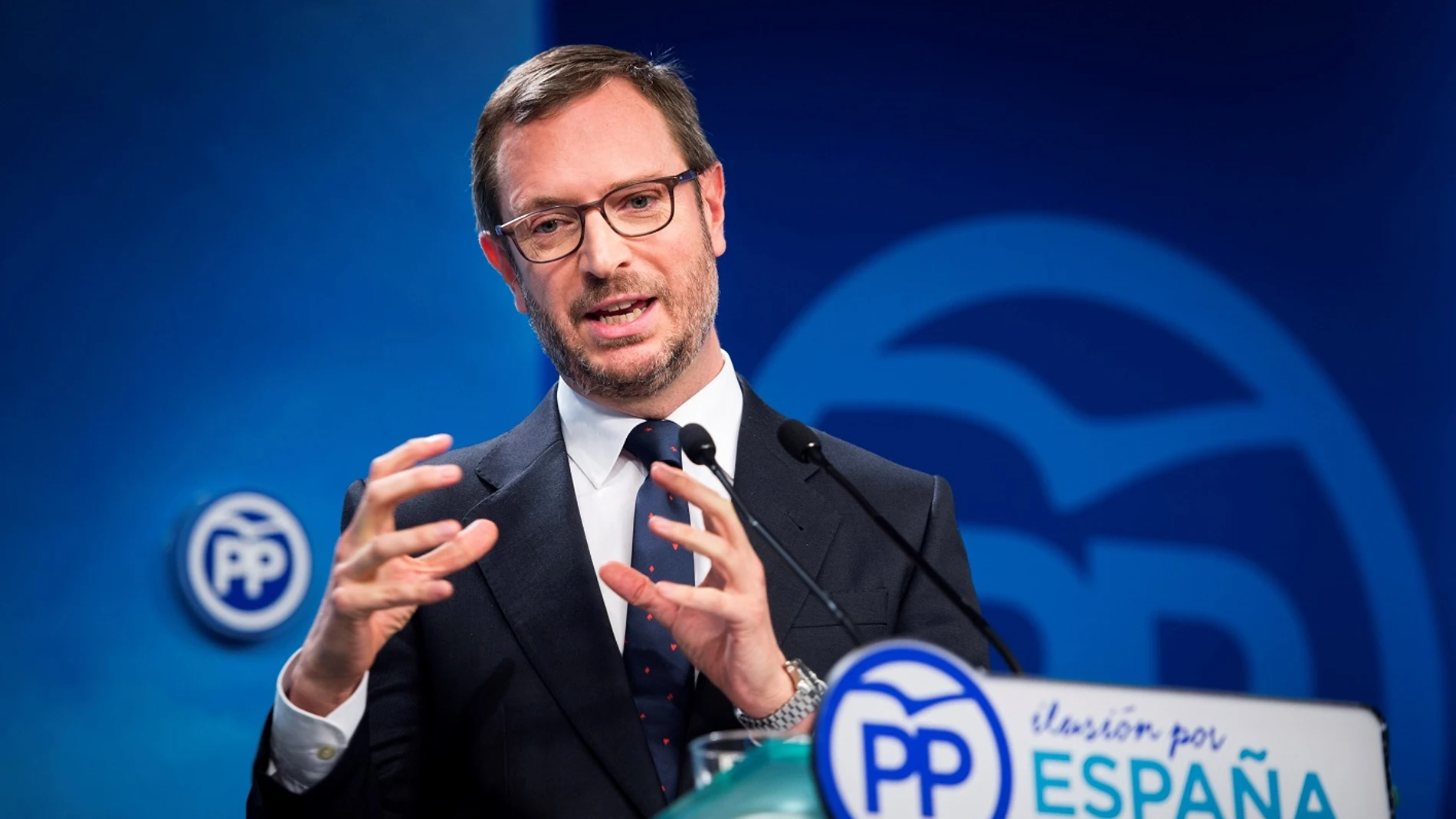 Javier Maroto ante los medios de comunicación Javier Maroto ante los medios de comunicación