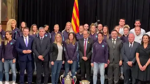El Barcelona femenino recoge en el Palau de la Generalitat la Copa de la Reina y la Copa Cataluña El Barcelona femenino recoge en el Palau de la Generalitat la Copa de la Reina y la Copa Cataluña
