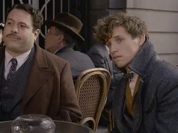 Jacob Kowalski y Newt Scamander en 'Animales Fantásticos: Los crímenes de Grindelwald' Jacob Kowalski y Newt Scamander en 'Animales Fantásticos: Los crímenes de Grindelwald'