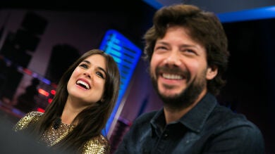 El primer beso de Adriana Ugarte y Álvaro Morte: 