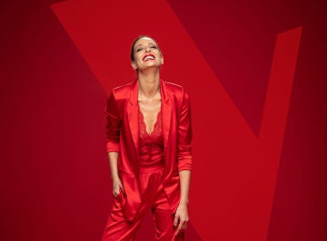 Eva González, de rojo en 'La Voz'