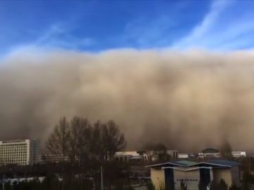 Una tormenta de arena engulle la zona norte de China
