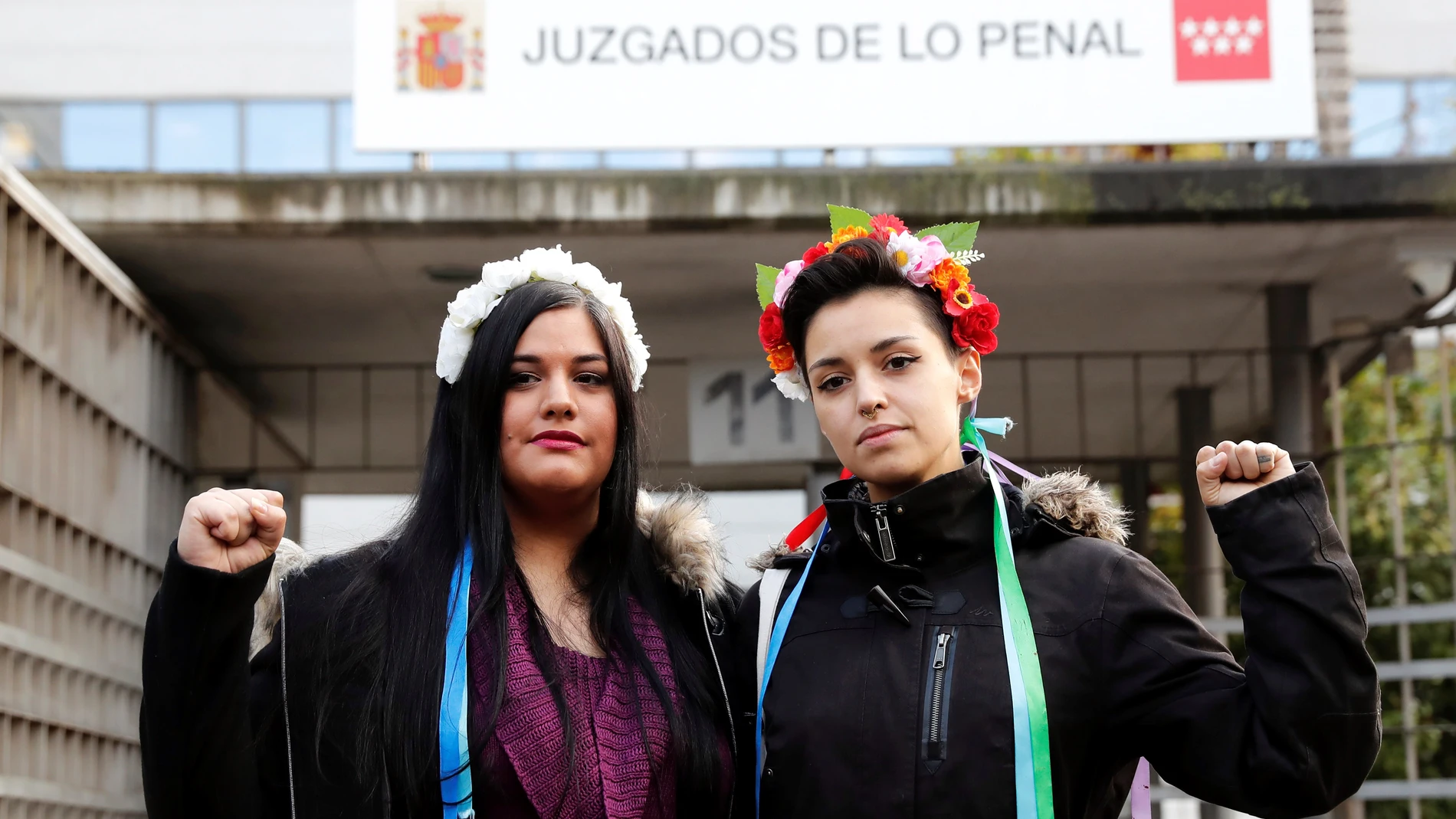 Las dos activistas juzgadas Las dos activistas juzgadas