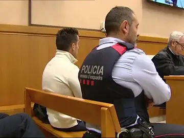 El celador más conocido como ‘el monstruo de Arenys’ a juicio por agredir física y sexualmente de cinco ancianas y por homicidio imprudente El celador más conocido como ‘el monstruo de Arenys’ a juicio por agredir física y sexualmente de cinco ancianas y por homicidio imprudente