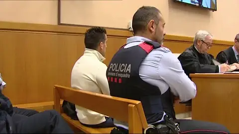 El celador más conocido como ‘el monstruo de Arenys’ a juicio por agredir física y sexualmente de cinco ancianas y por homicidio imprudente El celador más conocido como ‘el monstruo de Arenys’ a juicio por agredir física y sexualmente de cinco ancianas y por homicidio imprudente