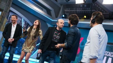 El teléfono escacharrado en rumano mejor hecho en 'El Hormiguero 3.0' con Adriana Ugarte y Álvaro Morte