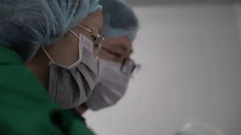 Un investigador chino asegura que ha creado los primeros bebés modificados genéticamente Un investigador chino asegura que ha creado los primeros bebés modificados genéticamente