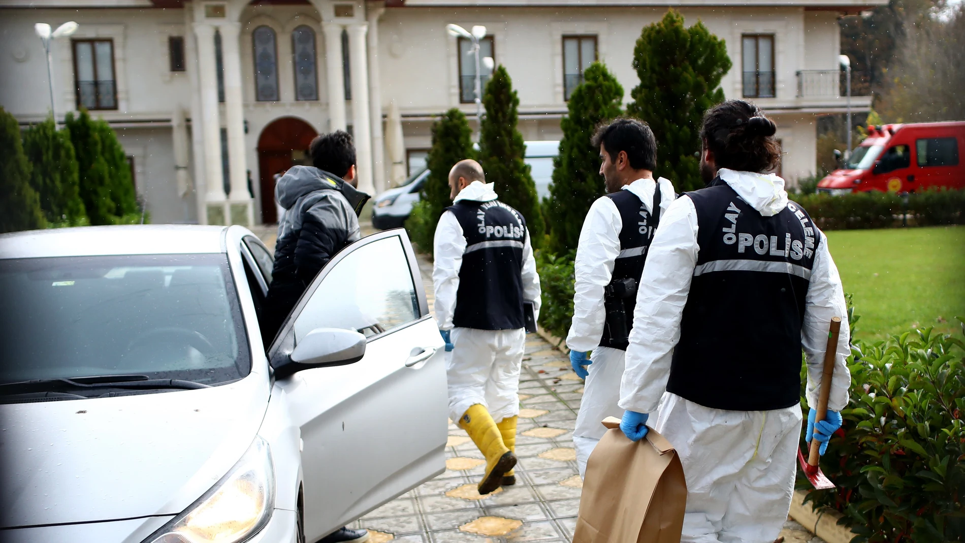 La Policía turca registra una finca en busca del cuerpo de Khashoggi La Policía turca registra una finca en busca del cuerpo de Khashoggi