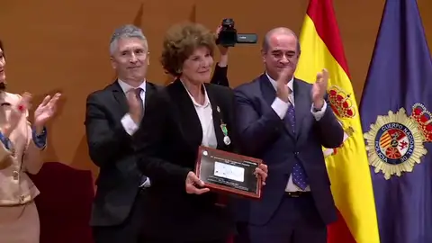 Homenaje a la 'madre' de la Constitución: María Teresa Revilla Homenaje a la 'madre' de la Constitución: María Teresa Revilla