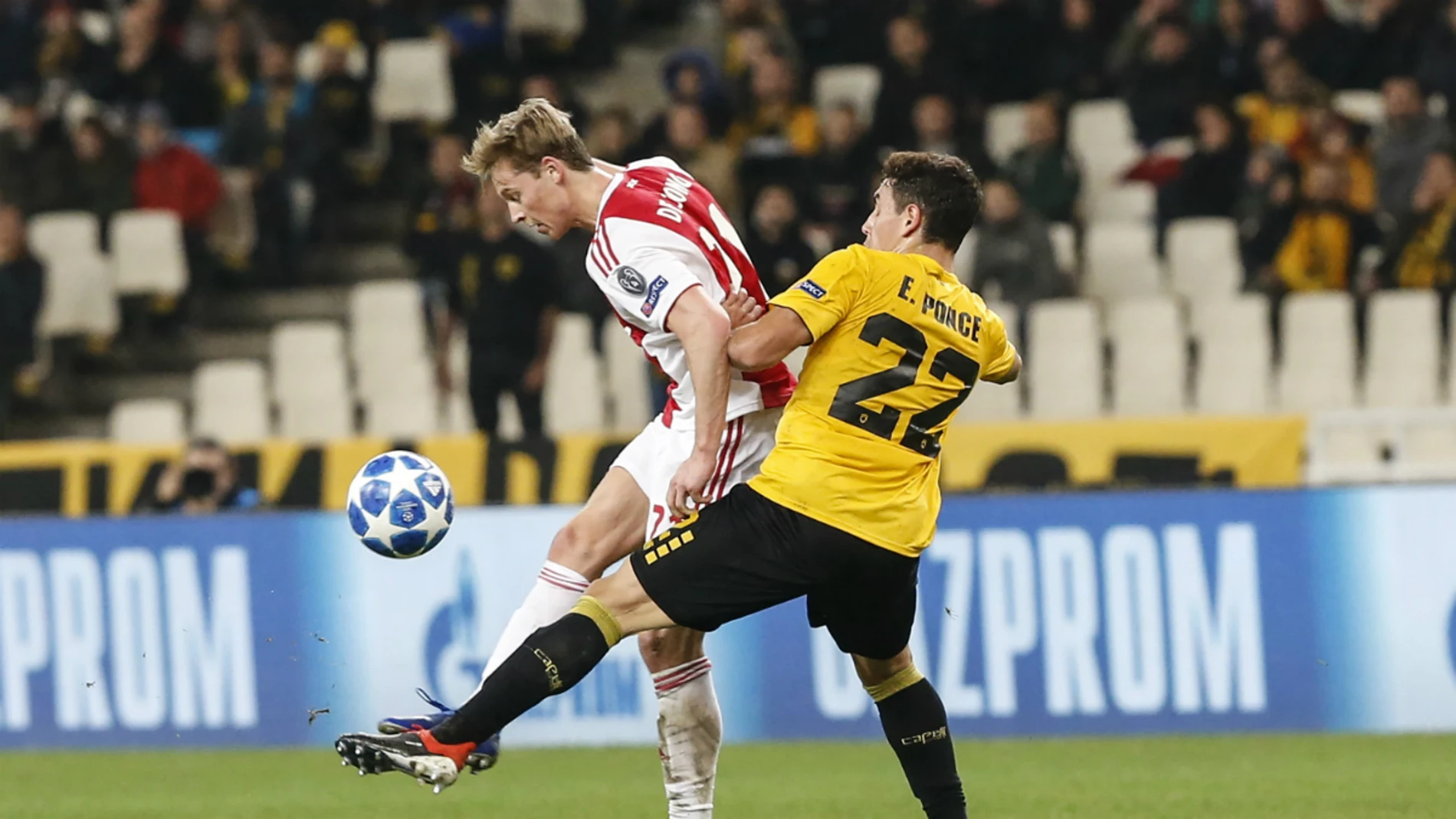 De Jong, ante Ponce De Jong, ante Ponce