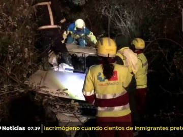 Un muerto y tres heridos al salirse de la vía un todoterreno en Madrid
