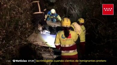 Un muerto y tres heridos al salirse de la vía un todoterreno en Madrid