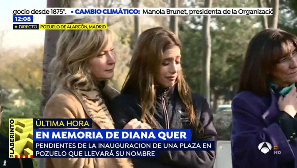 La hermana de Diana Quer se emociona hasta las lágrimas en la inauguración de la plaza en memoria de su hermana