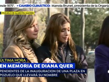 La hermana de Diana Quer se emociona hasta las lágrimas en la inauguración de la plaza en memoria de su hermana