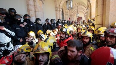 La oposición considera que las manifestaciones en Barcelona son la consecuencia de no prestar atención a los problemas de verdad