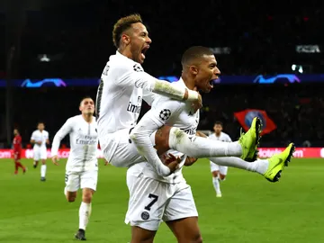 Neymar y Mbappé, eufóricos con el gol del PSG Neymar y Mbappé, eufóricos con el gol del PSG