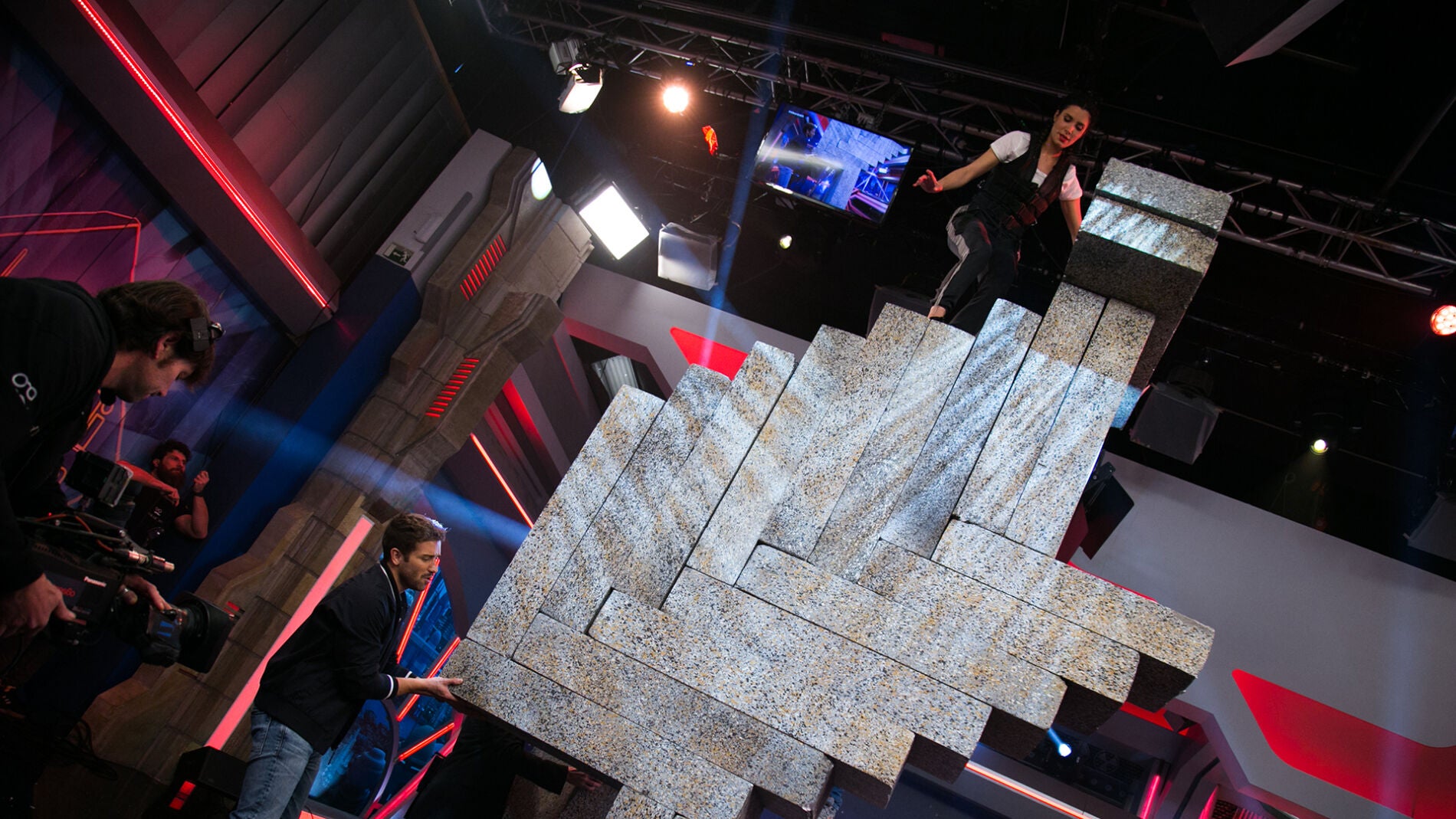 El homenaje de Pilar Rubio a Pablo Albor&aacute;n a trav&eacute;s de una escultura imposible en 'El Hormiguero 3.0'