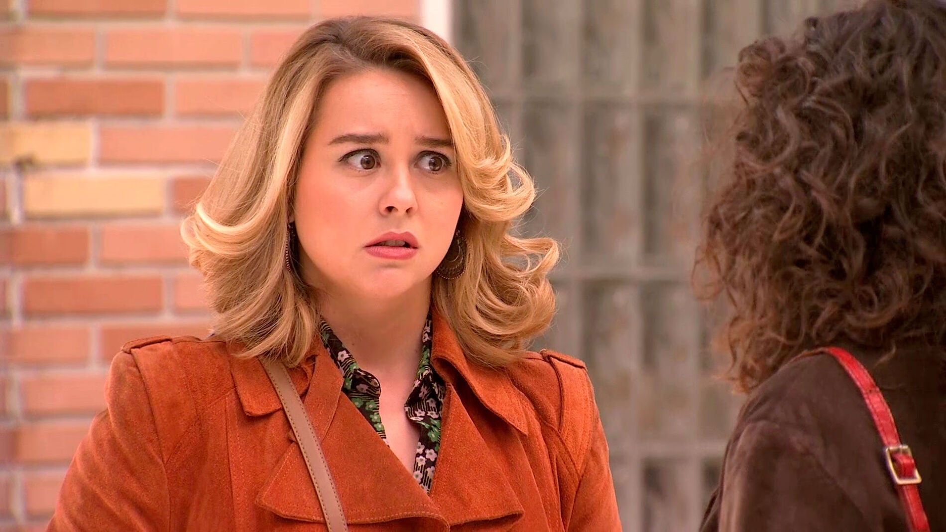 Luisita se enfrenta a Amelia que vuelve a mentirle