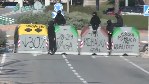 Las universidades catalanas están en huelga reclamando una rebaja de las tasas universitarias Las universidades catalanas están en huelga reclamando una rebaja de las tasas universitarias